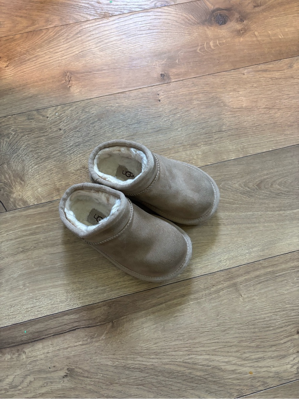 UGG kids Classic slipper